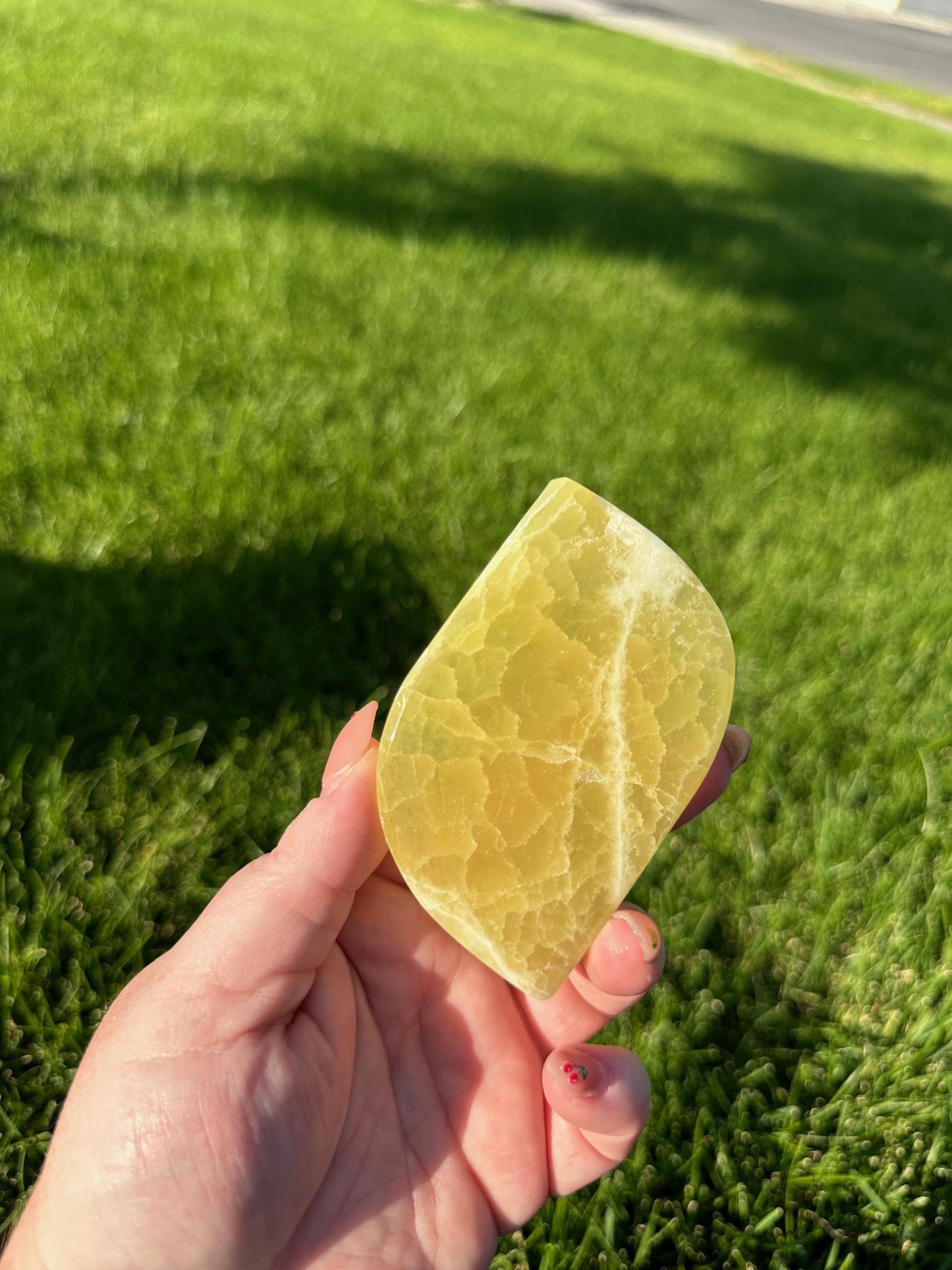 Lemon Calcite Polished Stone – 3.5" – Clarity, Confidence, and Positive Energy