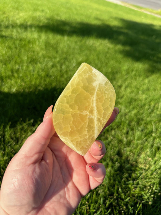 Lemon Calcite Polished Stone – 3.5" – Clarity, Confidence, and Positive Energy