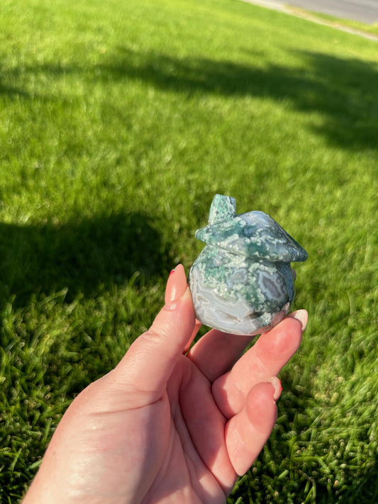 Moss Agate Cottage Carving – 2" – Grounding, Growth, and Nature-Inspired Home Decor